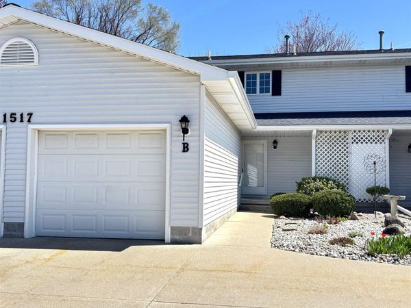 1517 Gaylord Street E, Unit B, Mt Pleasant, MI 48858