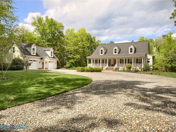 145 Paddys Court , Port Haywood, VA 23138