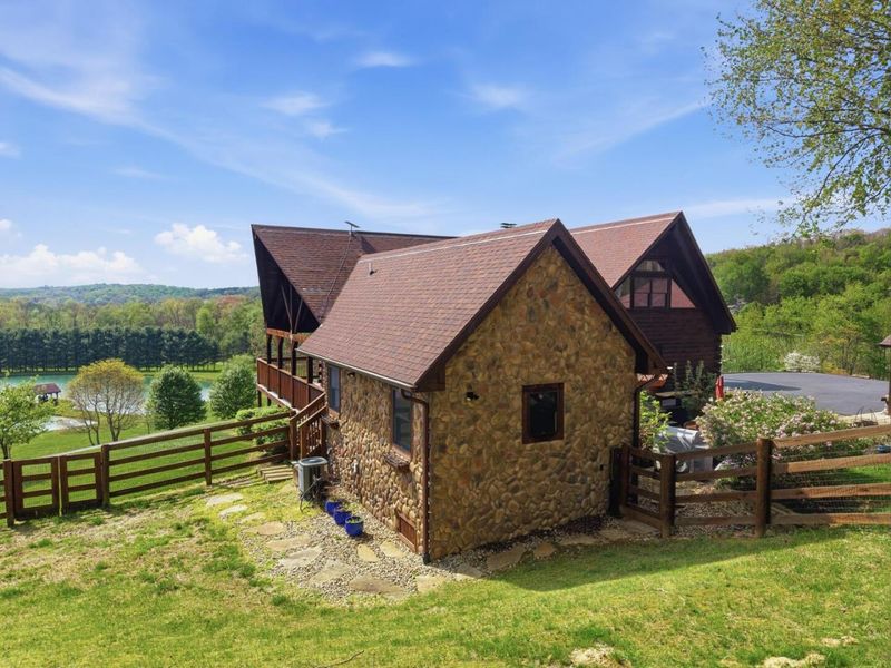 20358 Buena Vista Road , Rockbridge, OH 43149 Photo 10