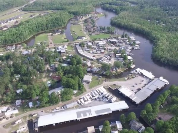 31800 TETANNE Drive, Springfield, LA 70462