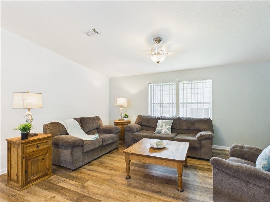 573 Dolphin Circle, Sebastian, FL 32976 Photo