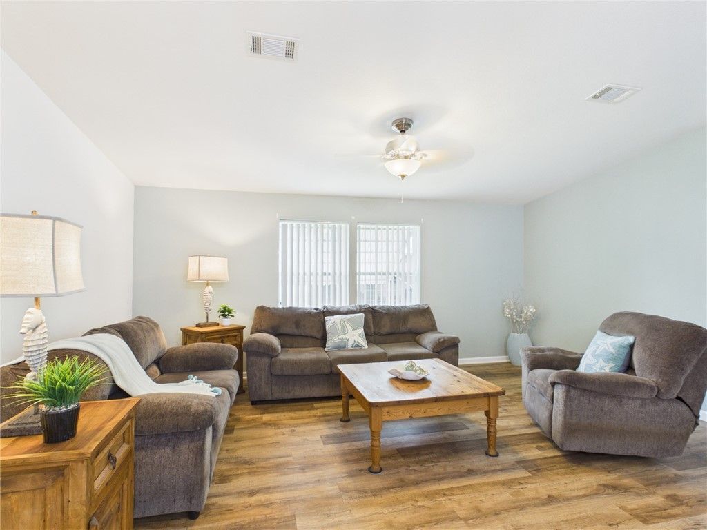 573 Dolphin Circle, Sebastian, FL 32976 Photo