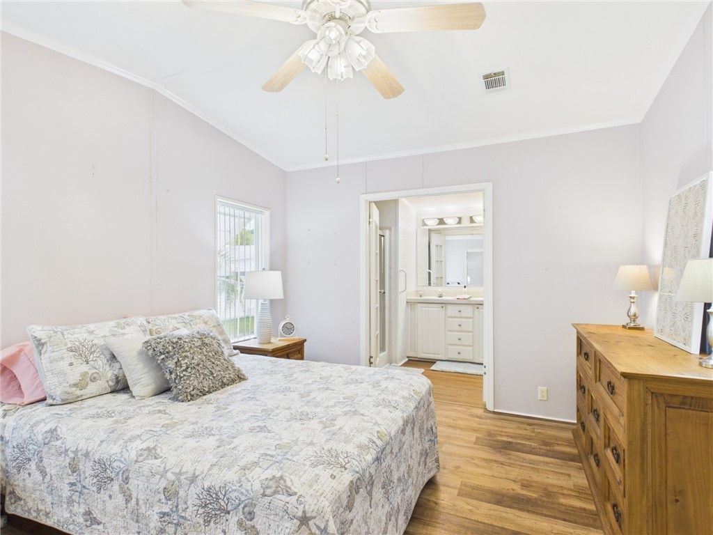 573 Dolphin Circle, Sebastian, FL 32976 Photo