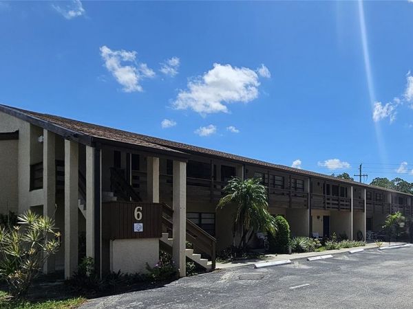 6 QUAILS RUN BOULEVARD , Unit 9, ENGLEWOOD, FL 34223