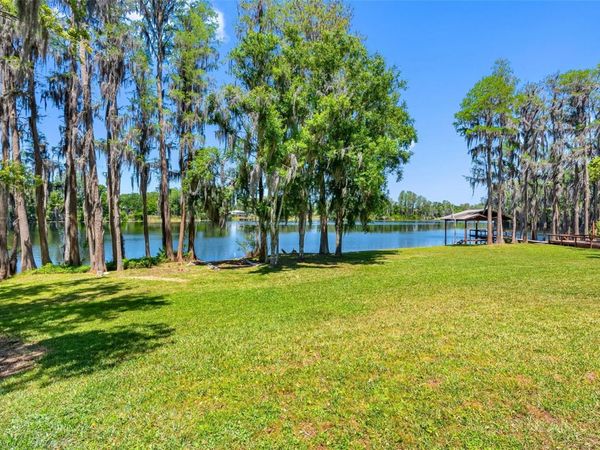 304 LAKE KELL COURT, LUTZ, FL 33549