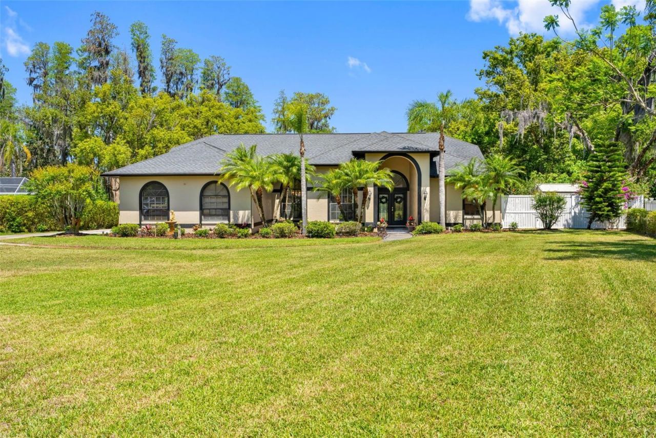 304 Lake Kell Court, Lutz, FL 33549 Photo