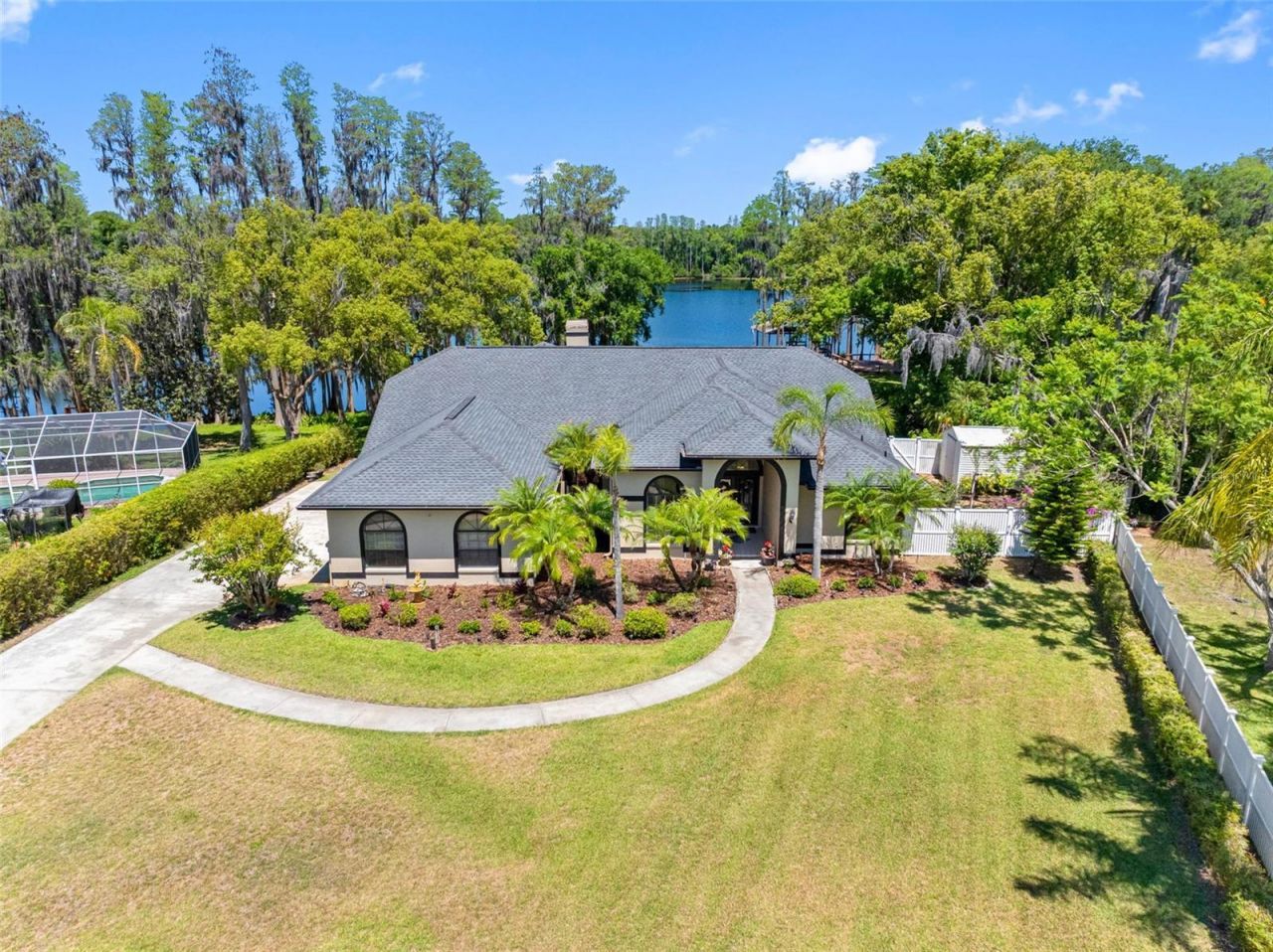 304 Lake Kell Court, Lutz, FL 33549 Photo