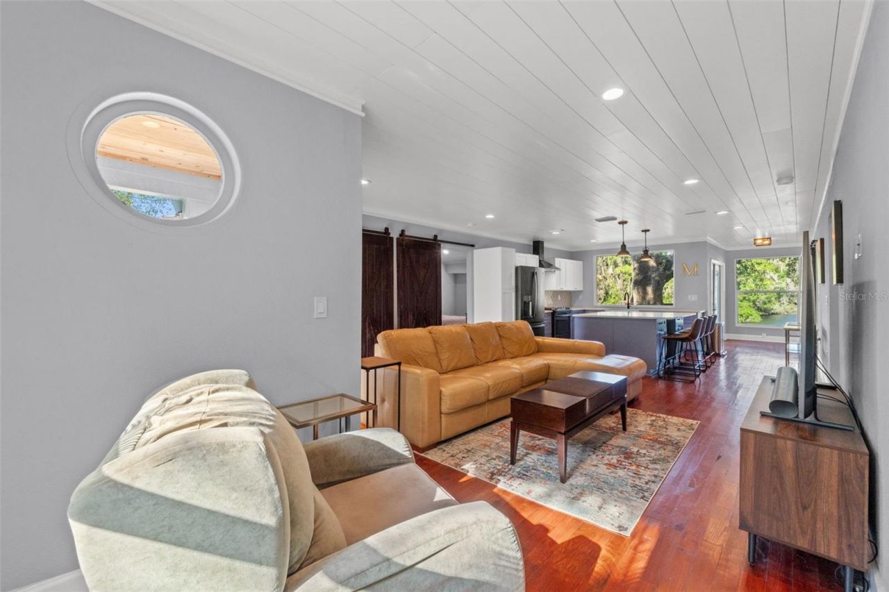1502 E Park Circle , Tampa, FL 33610 Photo