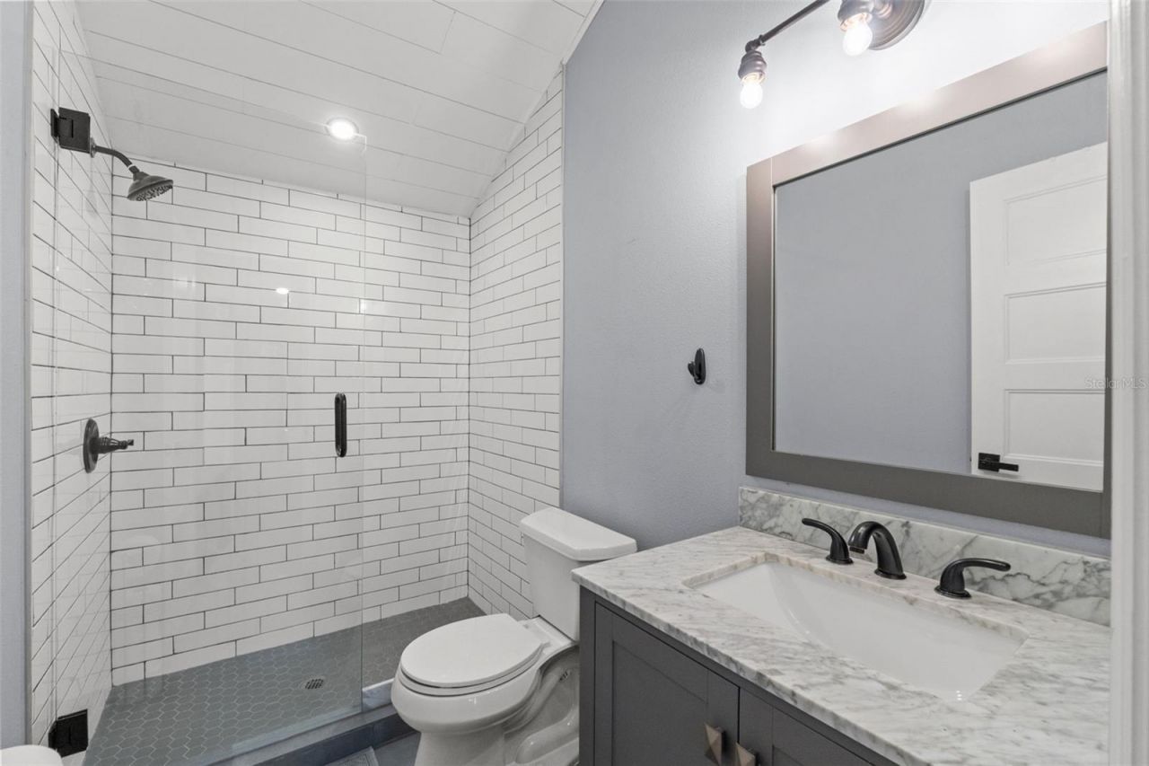 1502 E Park Circle , Tampa, FL 33610 Photo