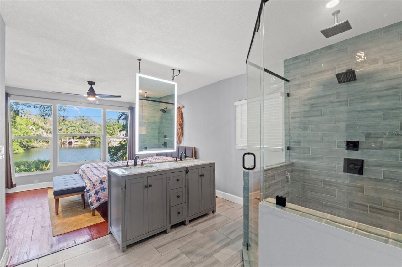 1502 E Park Circle , Tampa, FL 33610 Photo