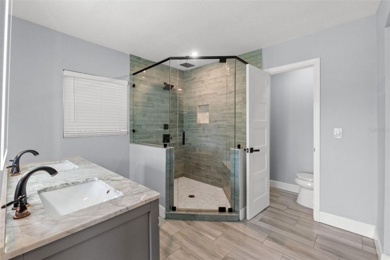 1502 E Park Circle , Tampa, FL 33610 Photo