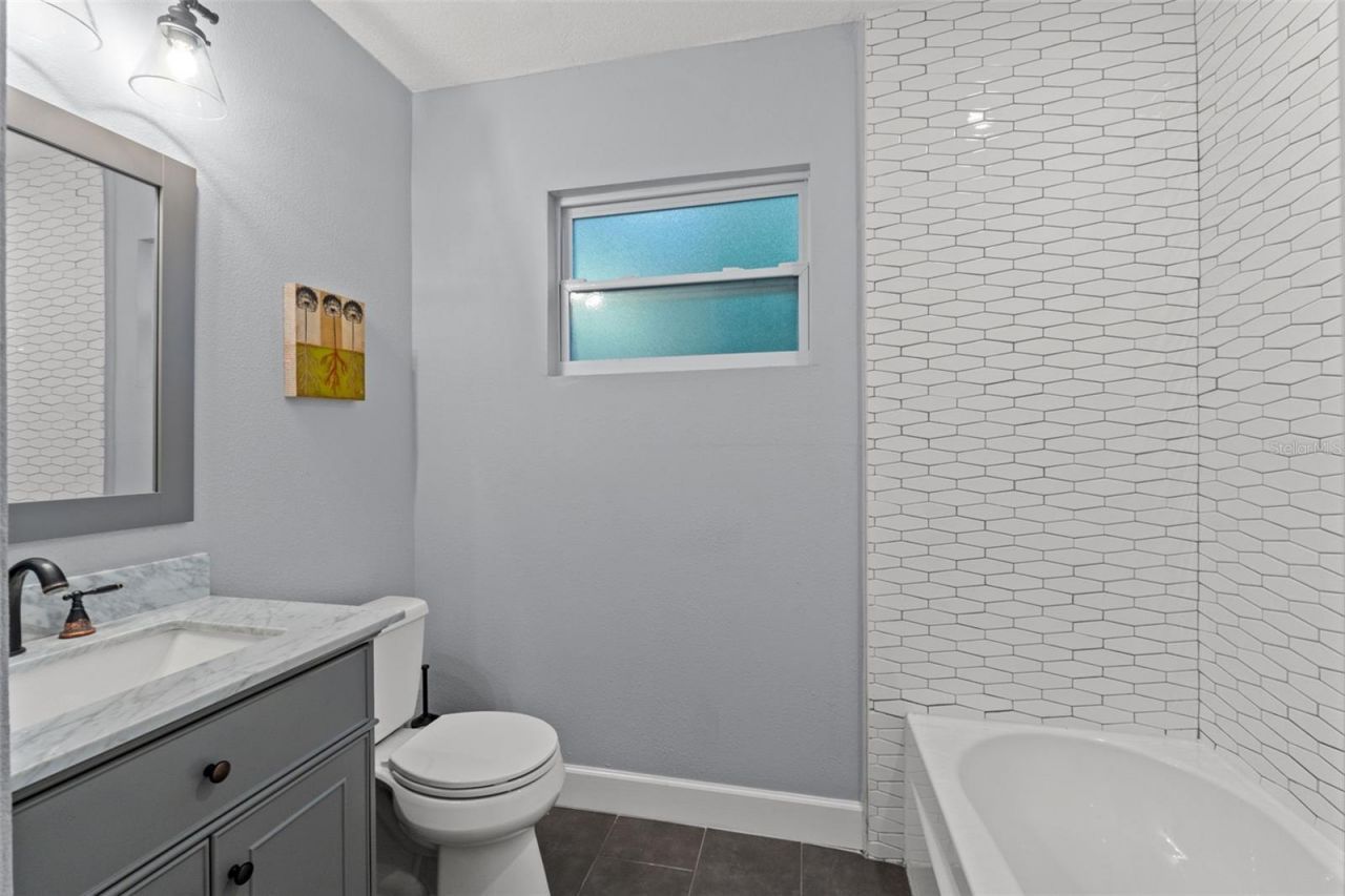1502 E Park Circle , Tampa, FL 33610 Photo