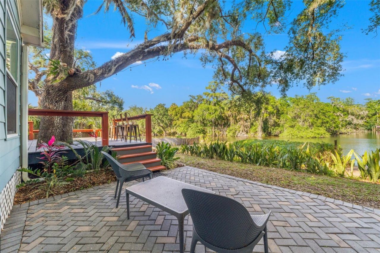 1502 E Park Circle , Tampa, FL 33610 Photo