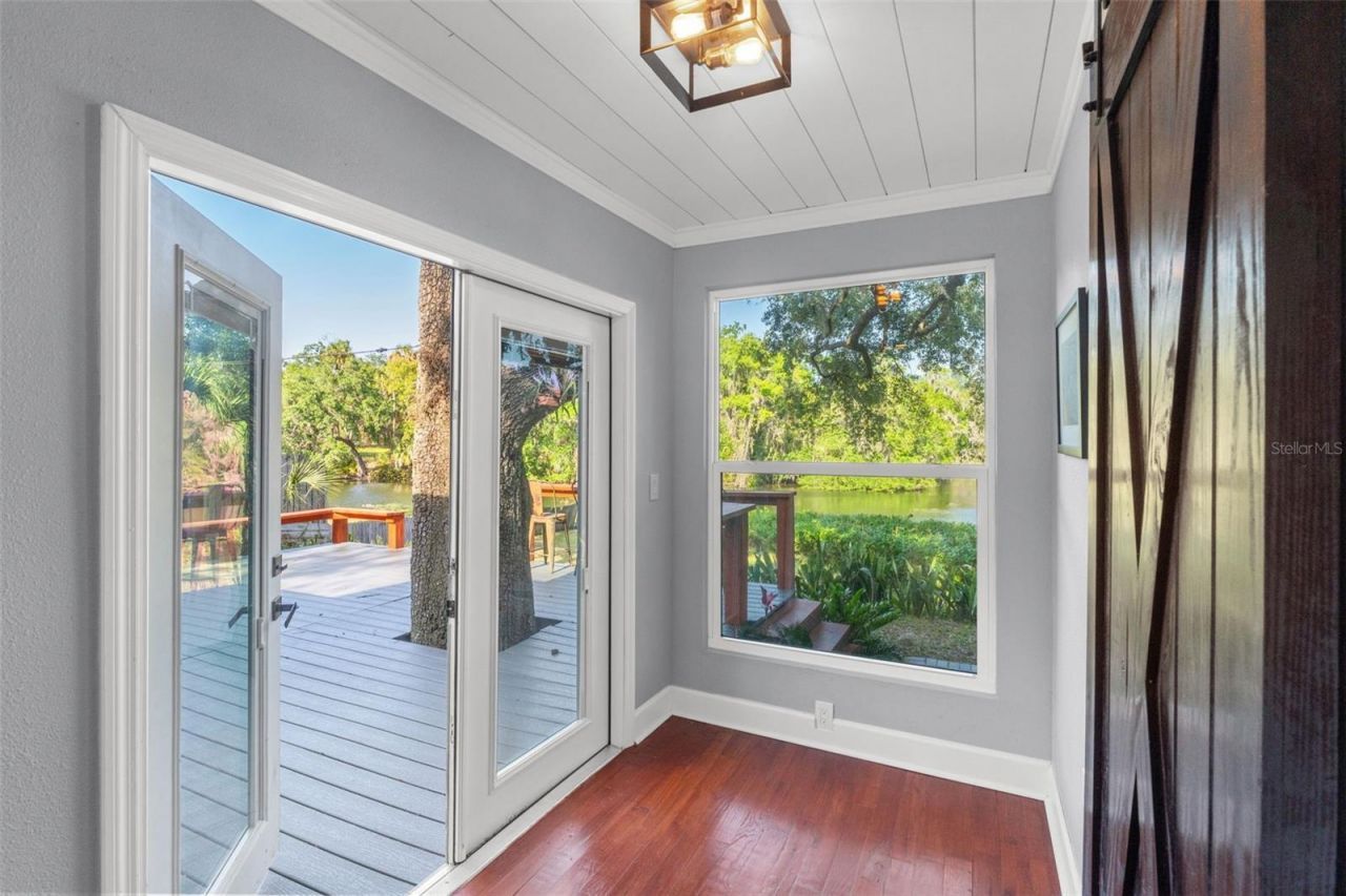 1502 E Park Circle , Tampa, FL 33610 Photo