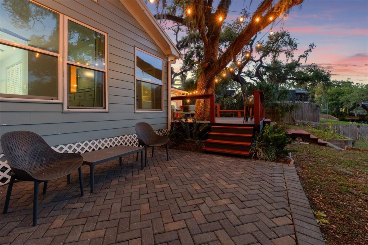 1502 E Park Circle , Tampa, FL 33610 Photo