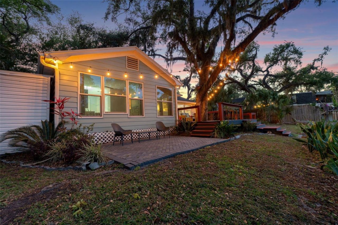 1502 E Park Circle , Tampa, FL 33610 Photo