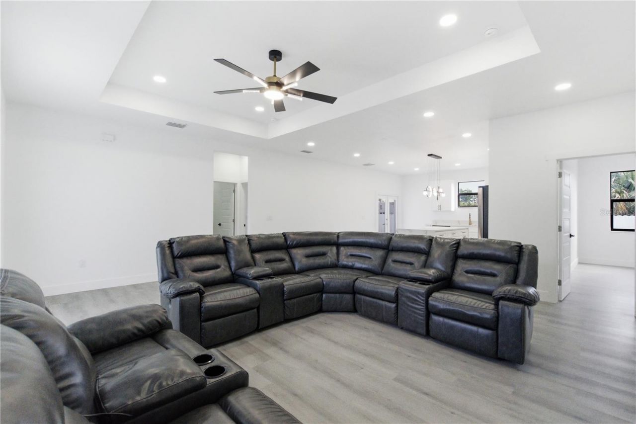 5120 65th Avenue N, Pinellas Park, FL 33781 Photo