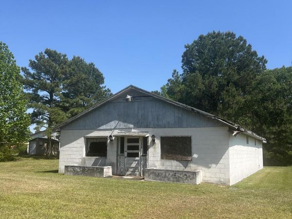 187 Queens Creek Road , Swansboro, NC 28584