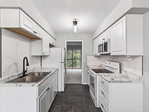 7433 142nd Street Court, Apple Valley, MN 55124