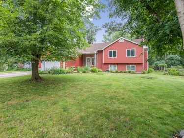 1140 86th Avenue N, Brooklyn Park, MN 55444