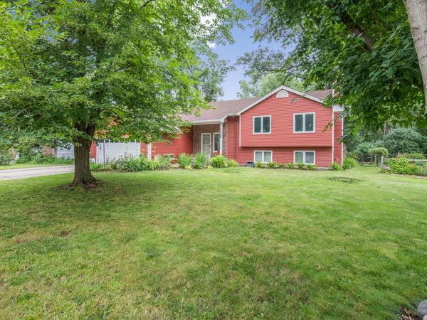 1140 86th Avenue N, Brooklyn Park, MN 55444