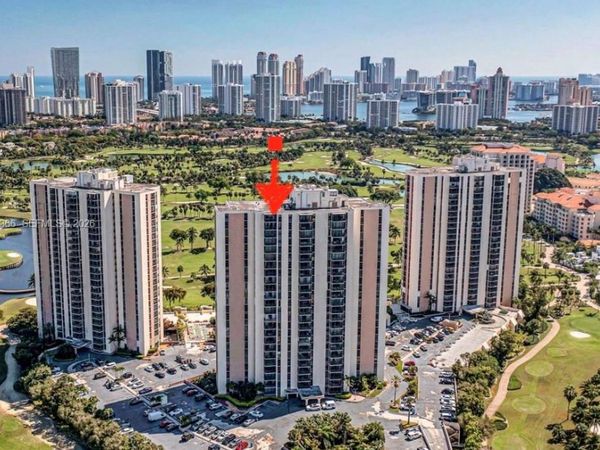 20301 W Country Club Dr, Unit PH22, Aventura, FL 33180
