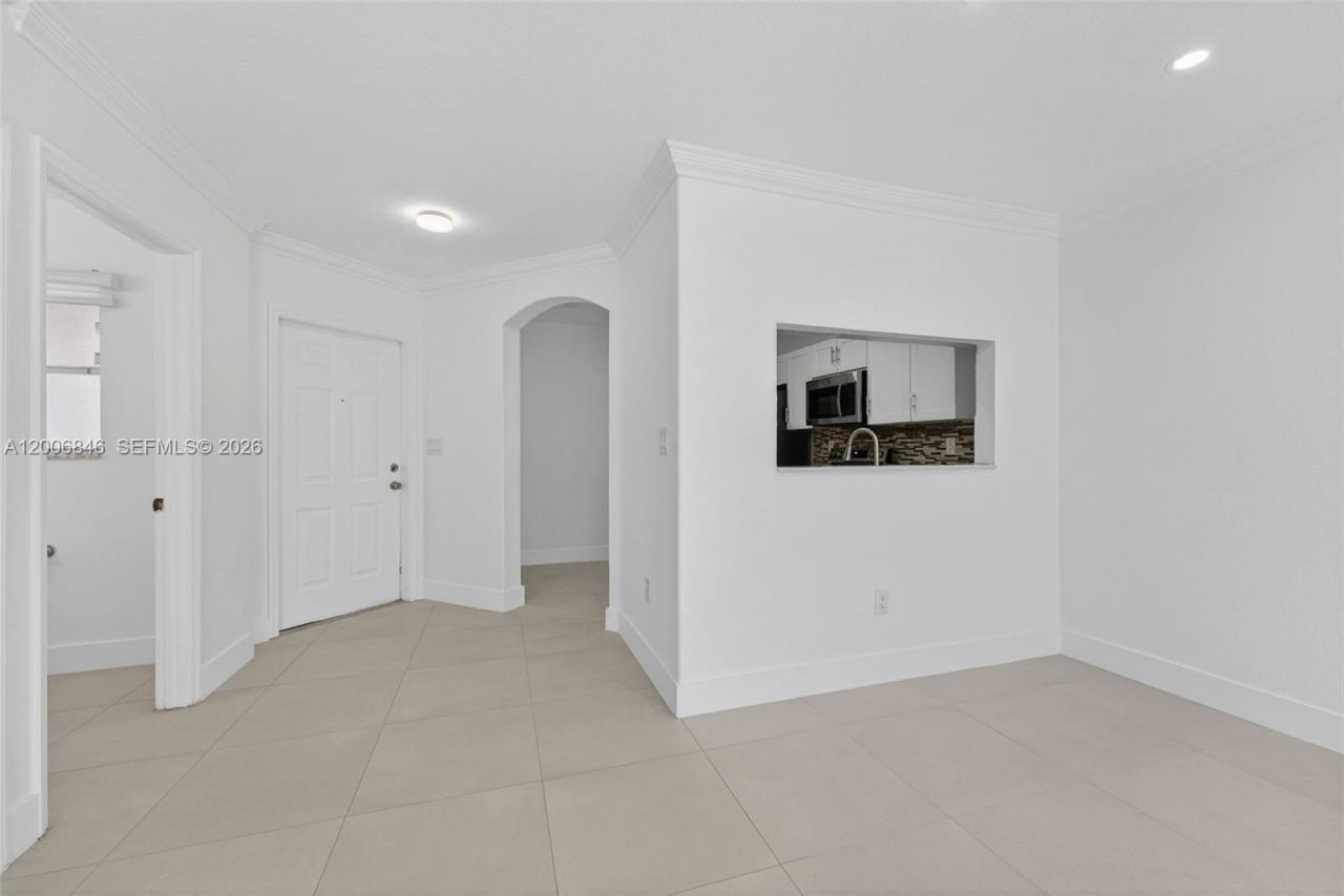 4822 NW 114th Ct, Doral, FL 33178 Photo