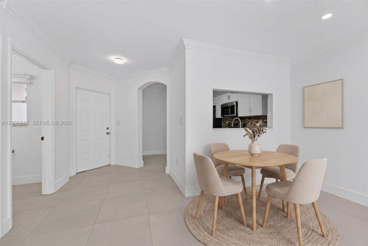 4822 NW 114th Ct, Doral, FL 33178 Photo