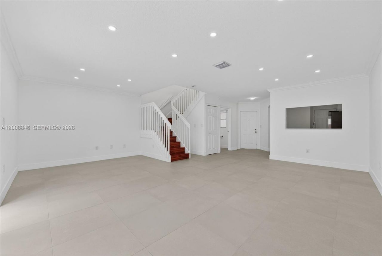 4822 NW 114th Ct, Doral, FL 33178 Photo