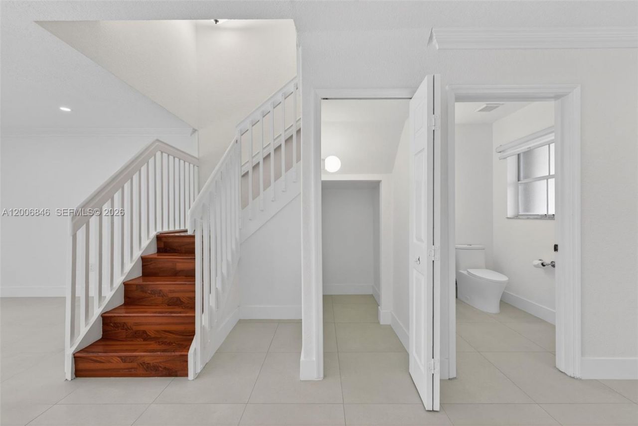 4822 NW 114th Ct, Doral, FL 33178 Photo