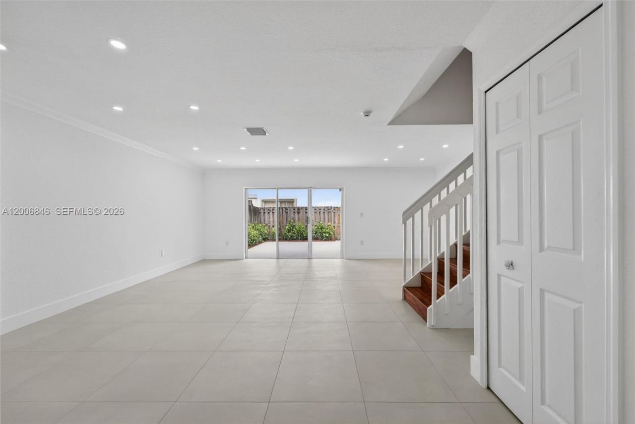 4822 NW 114th Ct, Doral, FL 33178 Photo