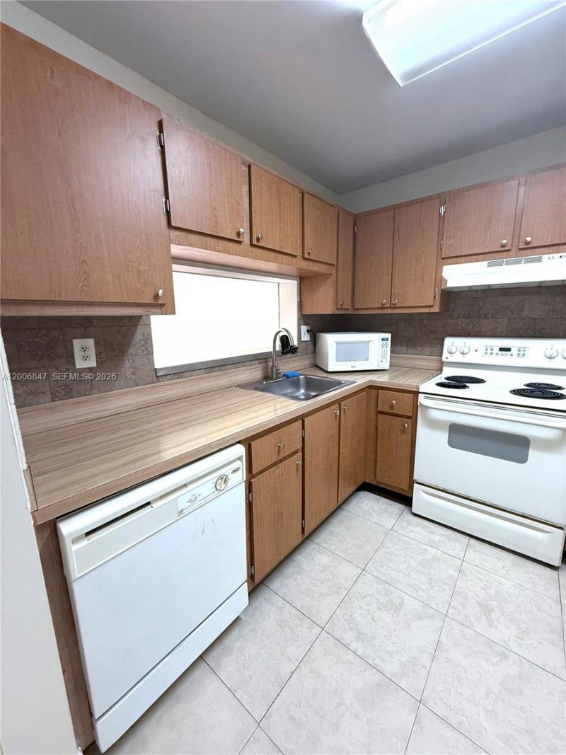 10835 SW 112th Ave, Unit 306, Miami, FL 33176 Photo