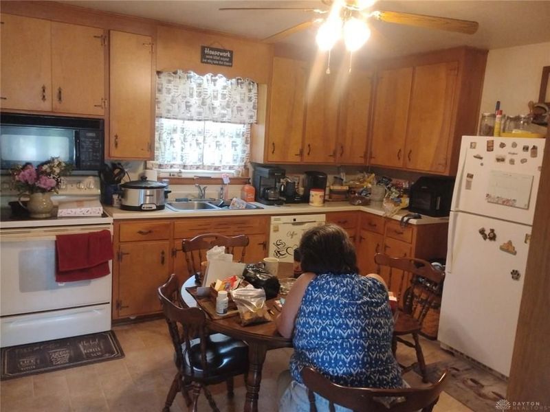 1870 Walnut, Coshocton, OH 43812 Photo 13