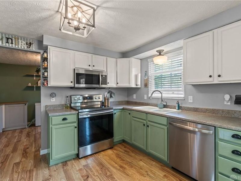 2460 Kewanna Lane, Beavercreek, OH 45434 Photo 3