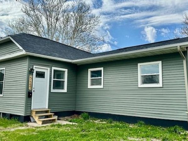 527 12th Street , Peru, IL 61354