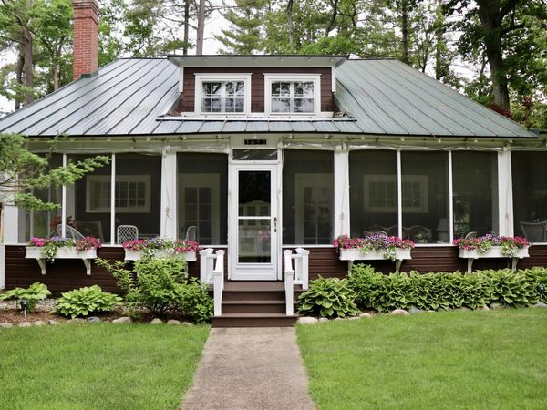 3652 Pier Avenue, Indian River, MI 49749