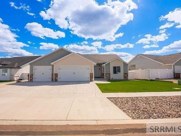 1205 Angela St, CHUBBUCK, ID 83202