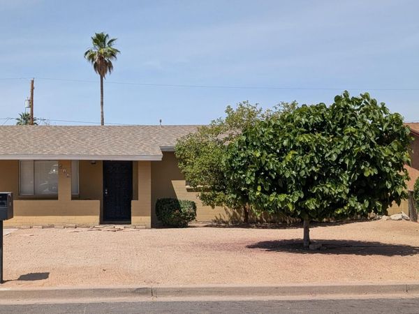 812 E DESERT Drive N, Phoenix, AZ 85042