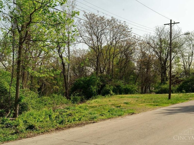 6462 Crestview Avenue, Cincinnati, OH 45213 Photo 2