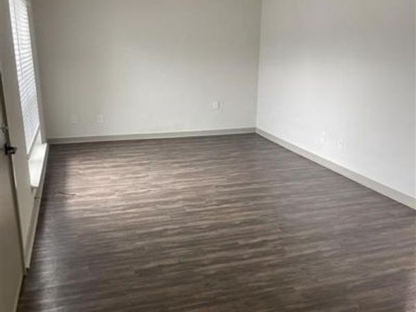 3627 Almazan Drive, Unit 216, Dallas, TX 75220