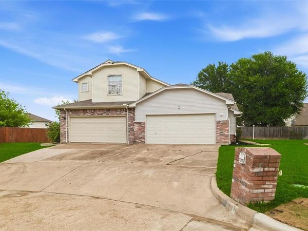 1001 Brenner Court, Arlington, TX 76017