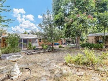 7004 Meadowbrook Drive, Fort Worth, TX 76112