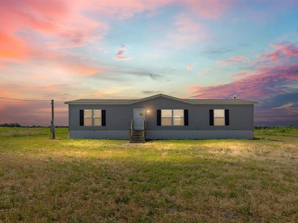 3828 Farm Road 272 , Celeste, TX 75423