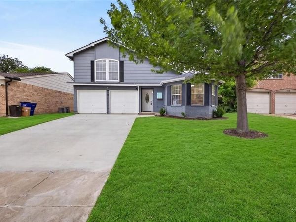 617 Hollyberry Drive , Mansfield, TX 76063