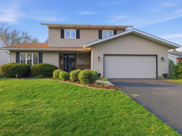 1000 Brooke Lane , Schererville, IN 46375