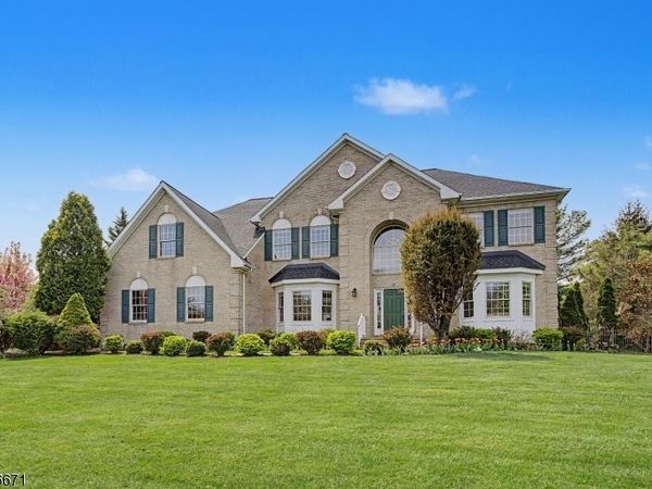 39 Briarwood Drive East, Warren, NJ 07059
