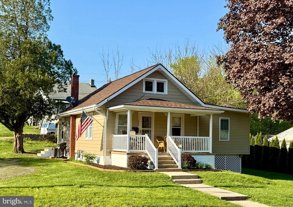 1949 READING AVENUE, READING, PA 19609