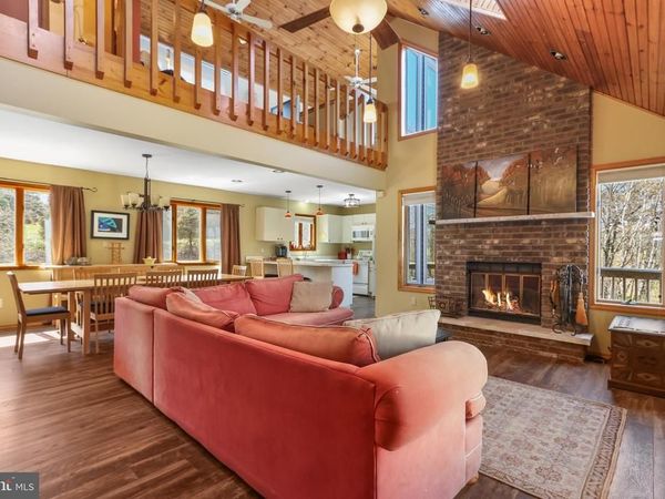 191 BEAVER DAM ROAD, LONG POND, PA 18334