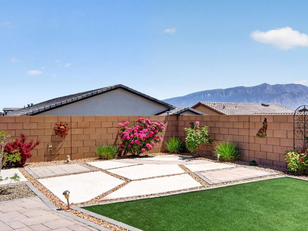 4077 Plant Drive NE, Rio Rancho, NM 87144