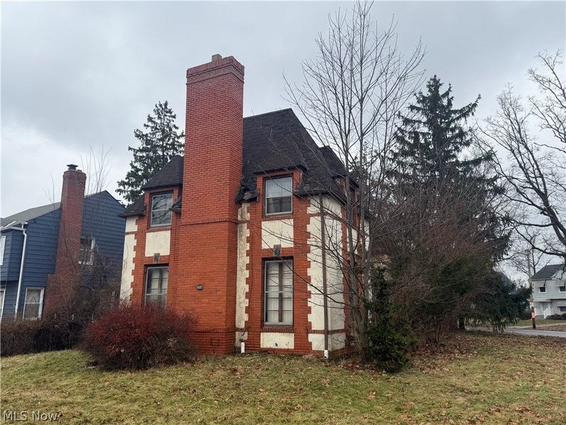 16321 Stockbridge Avenue, Cleveland, OH 44128 Photo 3